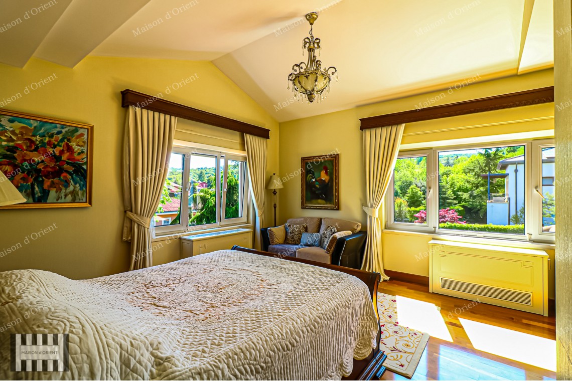 Rental Villa in Zekeriyakoy with 2.300sqm Garden, Semi-Olympic Pool and Sports Complex