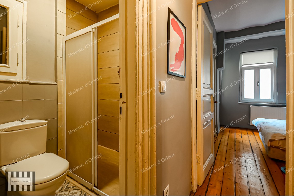 3+1 Apartment for Sale with Airbnb License in Historical Onizetti Apartment