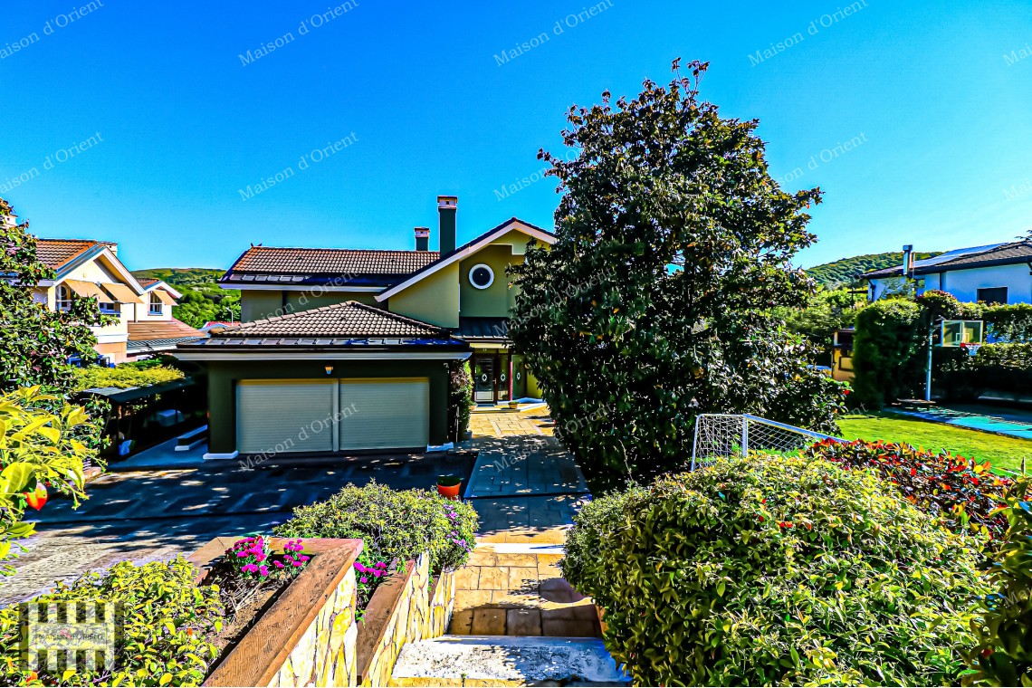Rental Villa in Zekeriyakoy with 2.300sqm Garden, Semi-Olympic Pool and Sports Complex