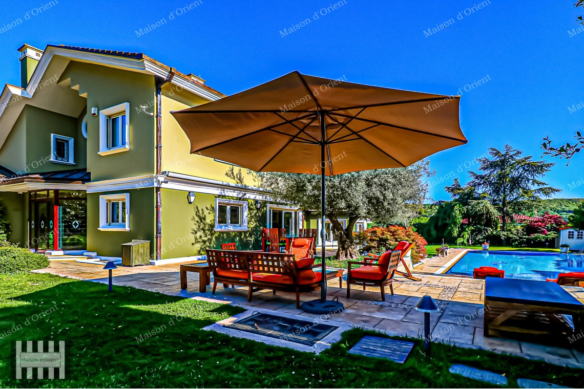 Rental Villa in Zekeriyakoy with 2.300sqm Garden, Semi-Olympic Pool and Sports Complex