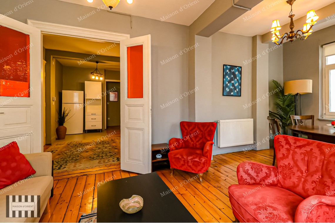 3+1 Apartment for Sale with Airbnb License in Historical Onizetti Apartment