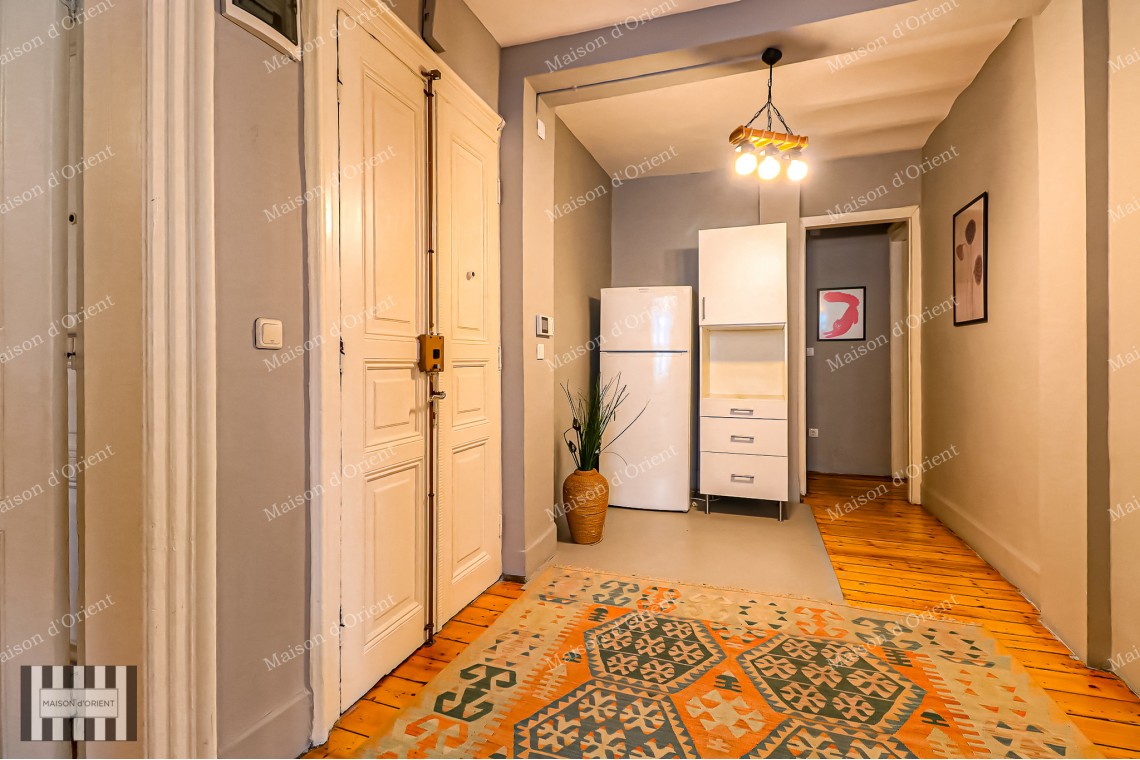 3+1 Apartment for Sale with Airbnb License in Historical Onizetti Apartment