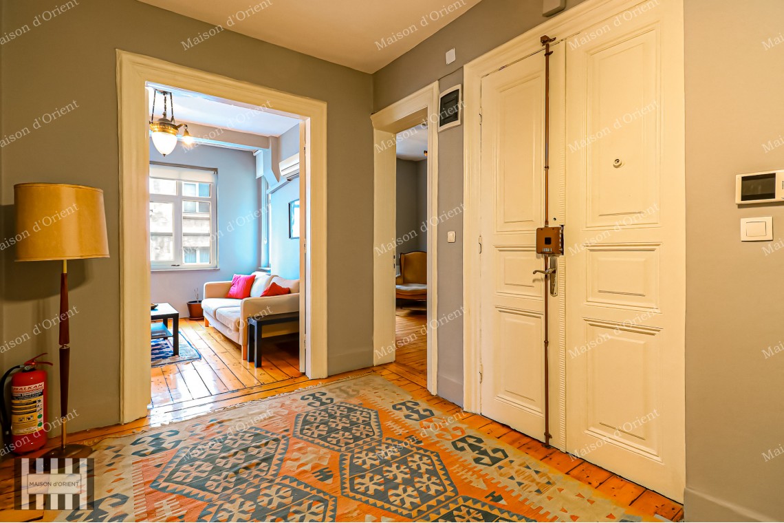 3+1 Apartment for Sale with Airbnb License in Historical Onizetti Apartment
