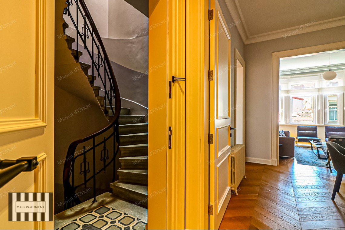 3+1 Flat for Sale in Historical Nar Building, Cihangir
