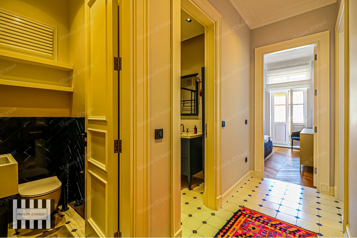 3+1 Flat for Sale in Historical Nar Building, Cihangir