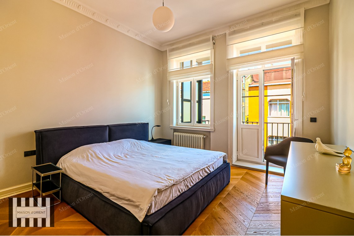 3+1 Flat for Sale in Historical Nar Building, Cihangir