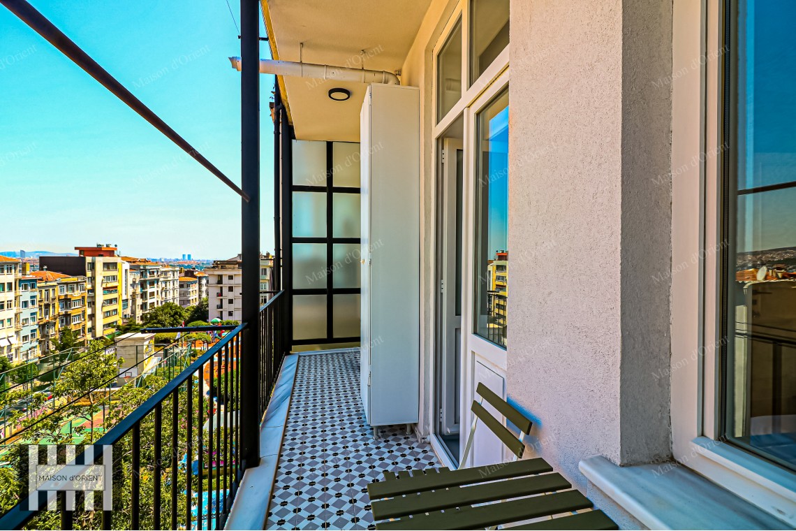 3+1 Flat for Sale in Historical Nar Building, Cihangir