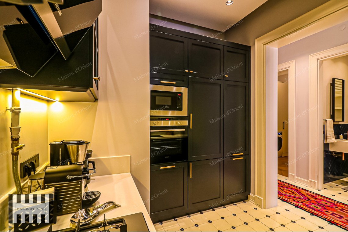 3+1 Flat for Sale in Historical Nar Building, Cihangir
