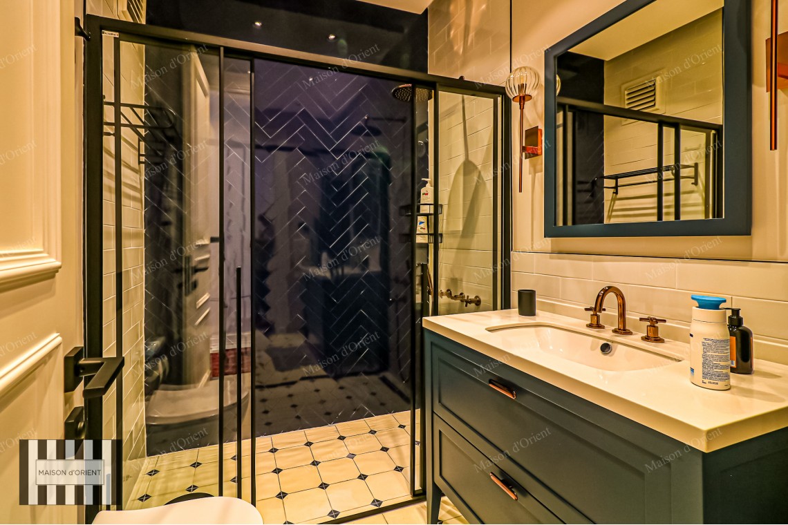 3+1 Flat for Sale in Historical Nar Building, Cihangir