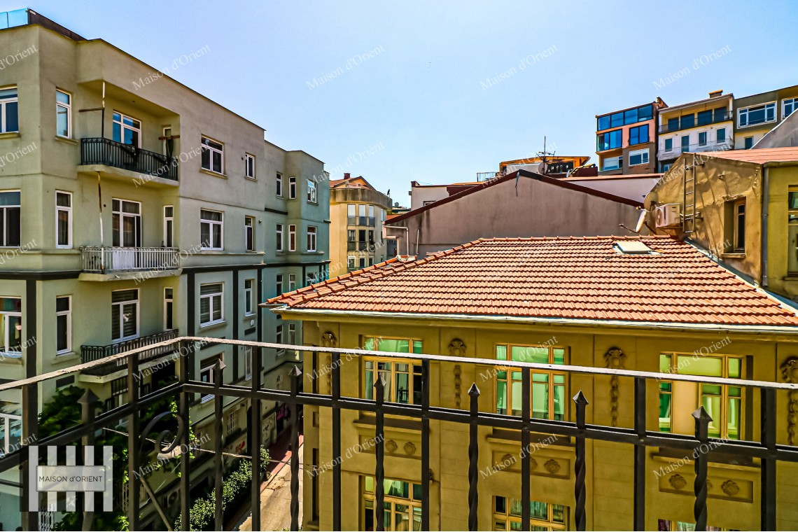 3+1 Flat for Sale in Historical Nar Building, Cihangir