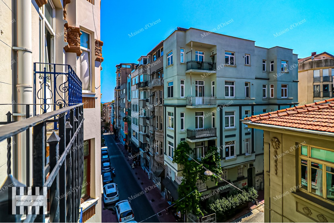 3+1 Flat for Sale in Historical Nar Building, Cihangir