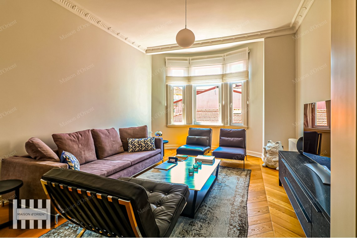 3+1 Flat for Sale in Historical Nar Building, Cihangir
