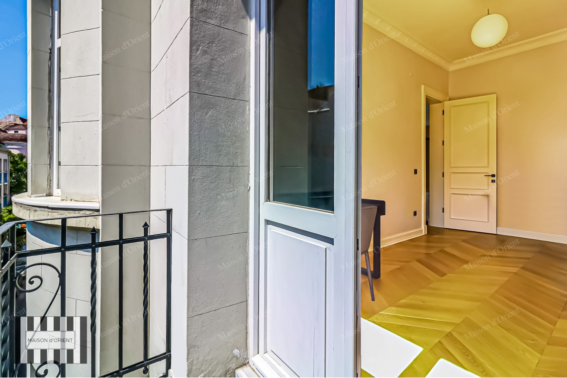 3+1 Flat for Sale in Historical Nar Building, Cihangir